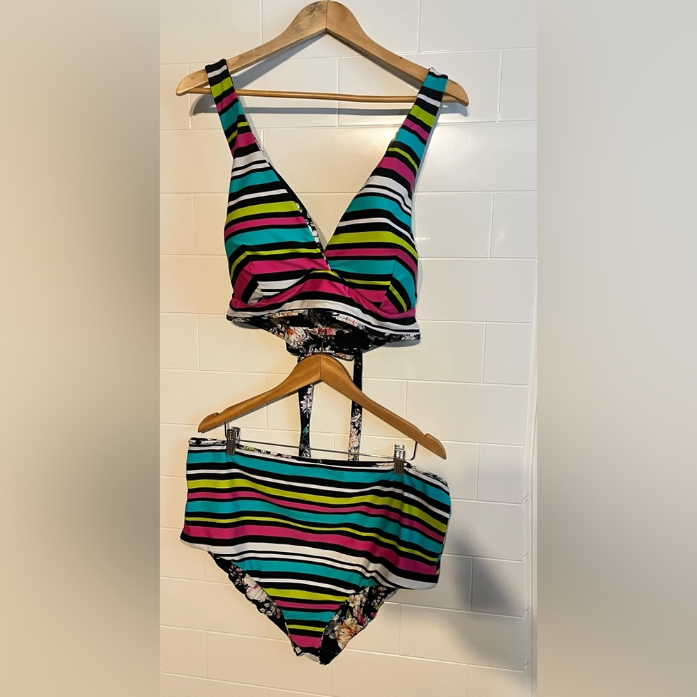Torrid size 4 reversible two piece